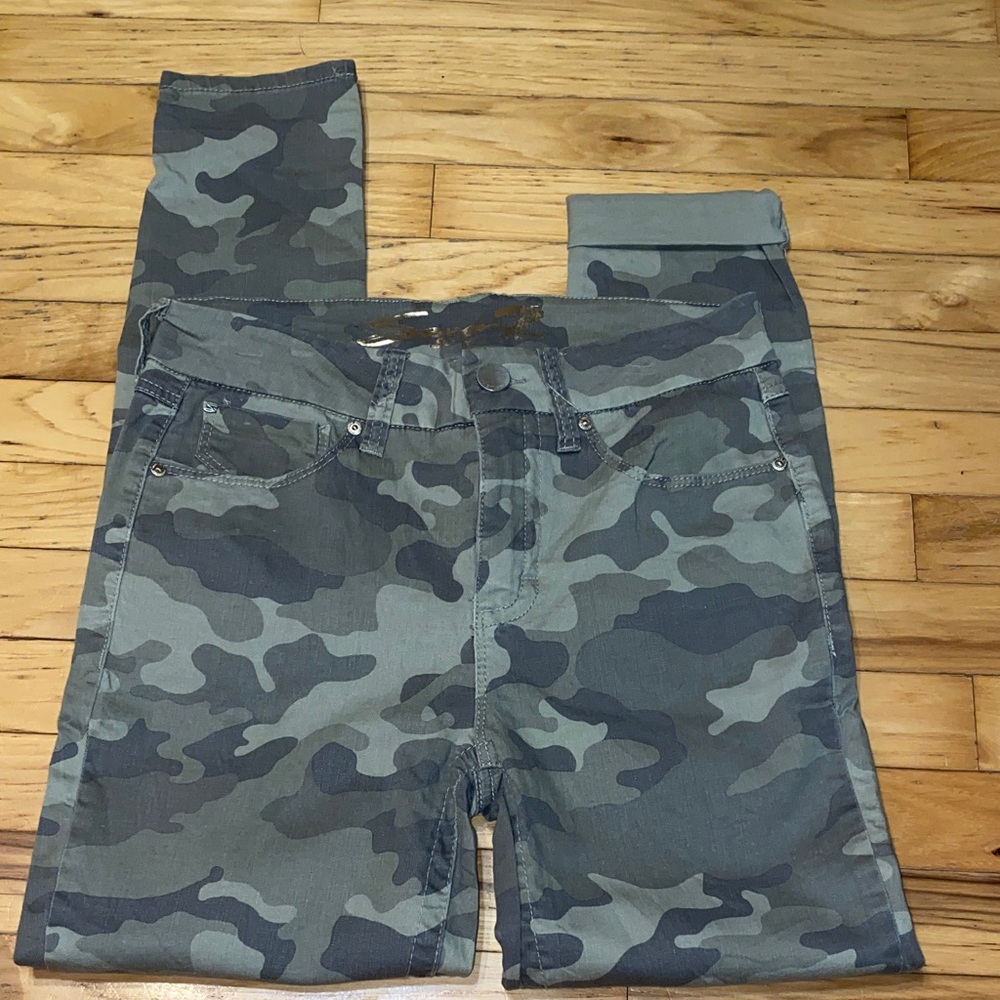 Seven7 Women's Gray Camouflage Skinny Jeans